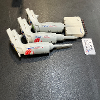 Eppendorf Research Pro Pipettes x3 image 1